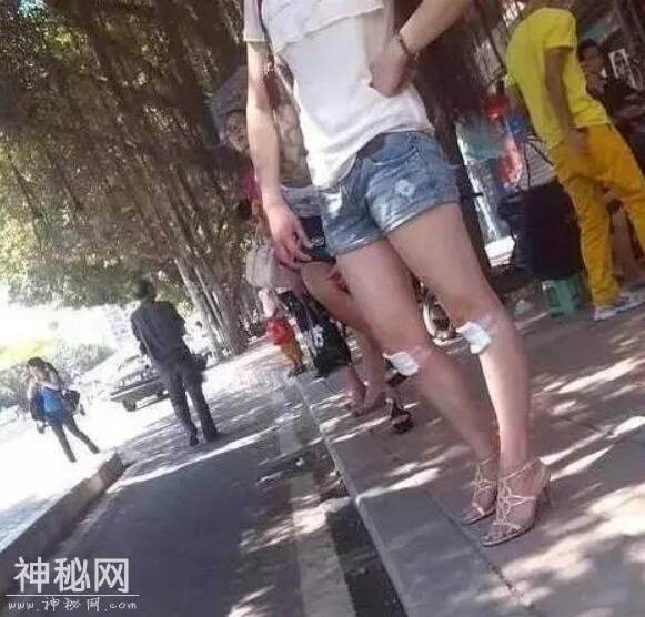 搞笑段子：别扯我的衣服了好不好？-6.jpg