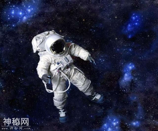 宇宙中没有细菌没有空气，人的尸体在宇宙中会腐烂吗？-1.jpg