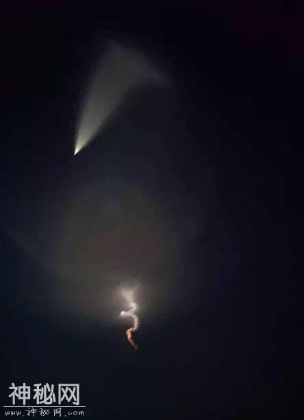 保定晚8点出现在夜空中的这是啥？！UFO？官方消息-7.jpg