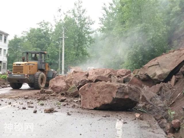 暴雨袭击山城 部分区县遭遇地质灾害-10.jpg