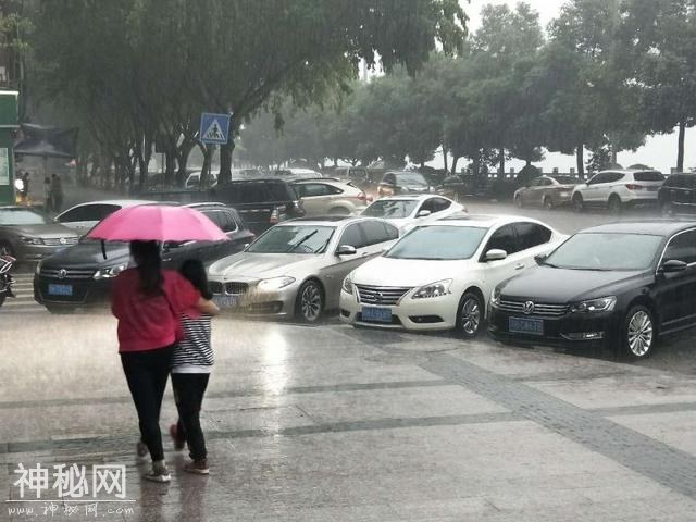 暴雨袭击山城 部分区县遭遇地质灾害-9.jpg