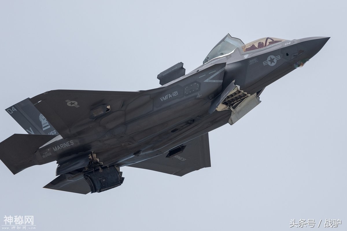 帅炸了！F-35B垂直起降最科幻组图曝光-5.jpg