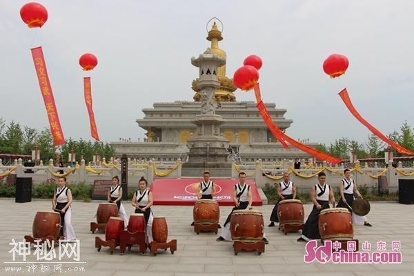 兖州万名学子学“功夫”兴隆文化园国学游启动-6.jpg