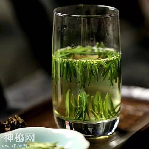 常喝绿茶保健防中风，但医生提醒我们：这2类人一口都不能多碰-2.jpg