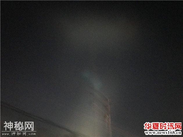 陕西省神木市夜空惊现不明亮光-4.jpg