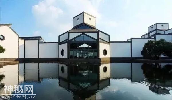 堪比科幻电影特效！苏州“金字塔建筑”在国外火了……-7.jpg