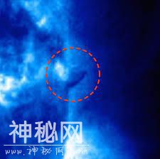 太阳周围惊现大量不明飞行物  被观察到吸取太阳能量-3.jpg