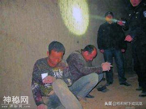 凭“夜听空谷回音”盗墓绝技，推测妃冢墓道，挖第一锹的被判死刑-11.jpg