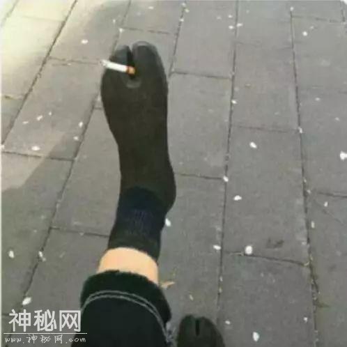 搞笑丨沙雕鞋子设计大赛，给这些鬼才跪了！-12.jpg