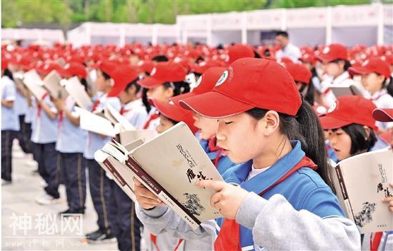 保护地质遗迹 普及地质知识 “世界地球日”科普宣传在雁荡山启动-1.jpg