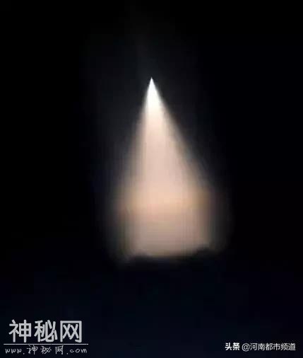 “我看到了UFO！”昨天，全国多地网友目击空中不明飞行物-6.jpg