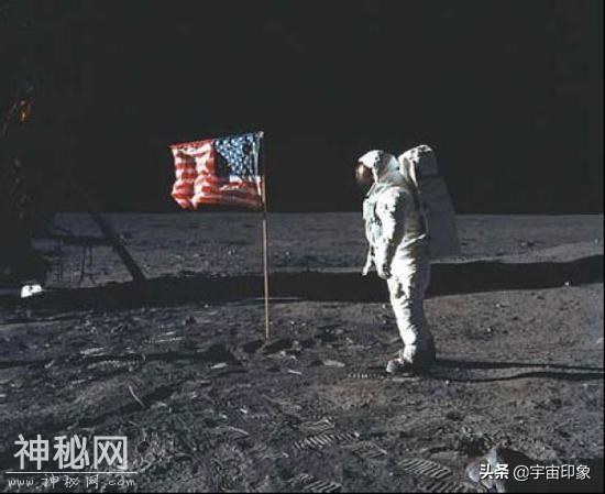 月球是不是美国的？300度温差让星条旗消失，但脚印能保存数亿年-3.jpg