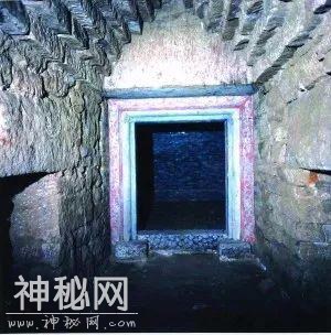 史上最“傻”盗墓贼，盗了个大墓，真品一件没拿-4.jpg