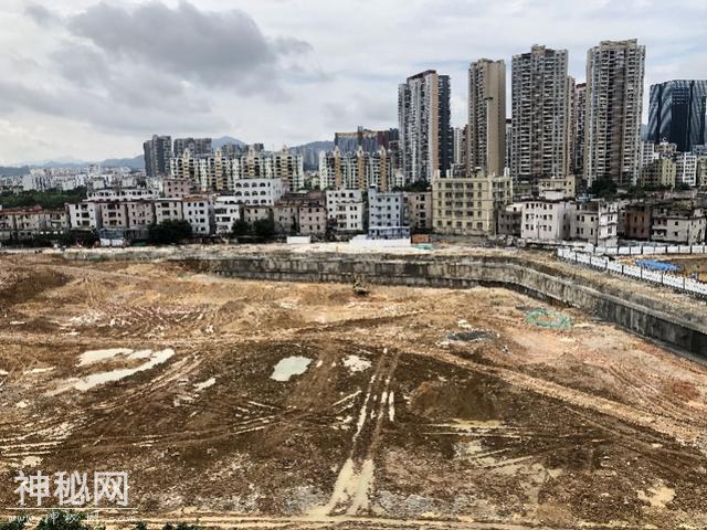 深圳一工地现锥型土堆传出开挖古墓群，项目方乐了：滑天下之大稽-2.jpg