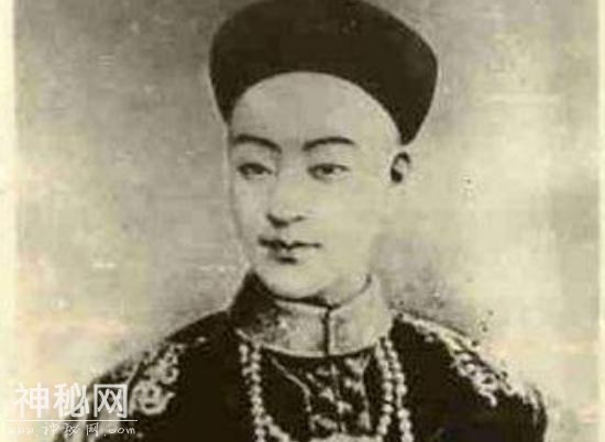 光绪一生坎坷，但是死后却紧紧握住两个文物，专家：价值连城-3.jpg