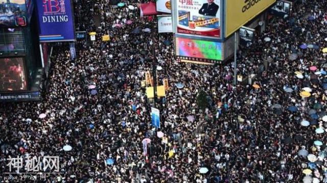 香港暴动是因为他们生计困难？闹事就能有黄油面包？笑话-3.jpg