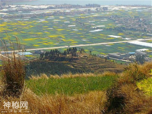 修梯田挖出怪土，发现千年古墓，专家及时发掘，揭开古国神秘面纱-1.jpg