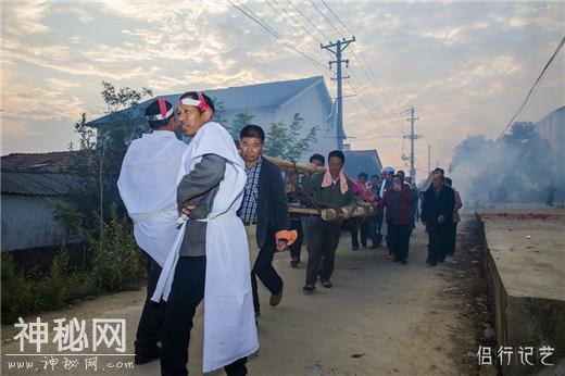 渐渐消失的农村火居道士，念经诗词修电器一样都不少-11.jpg