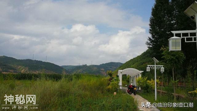 临汾西山吉县屯里小河边，摩旅途中感受黄土高原人文风情-2.jpg