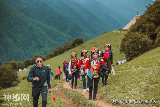 万人齐聚四姑娘山朝山会，共享民俗文化盛宴，比春节还热闹-9.jpg