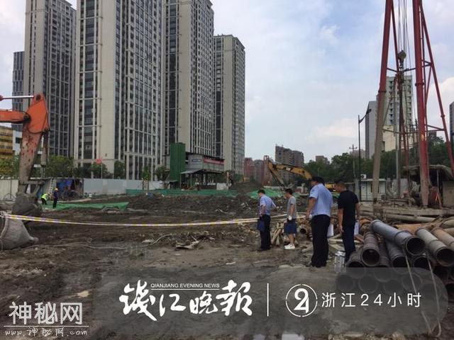 杭州一处施工工地刚刚挖出人体骸骨-2.jpg