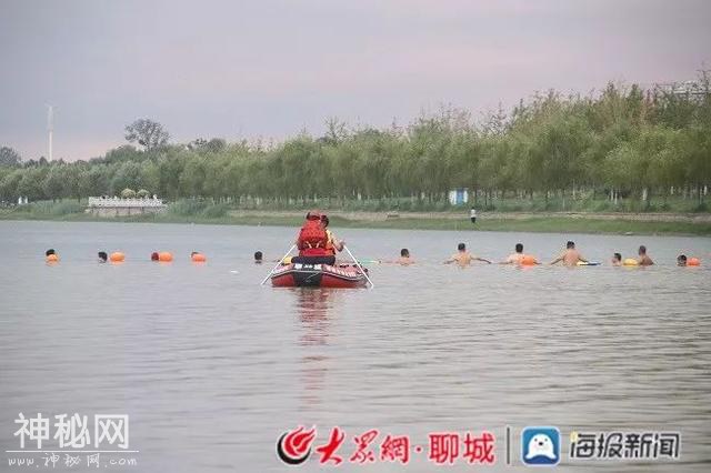 山东一湖边发现丢弃衣物，怀疑有人溺水！奋力打捞4小时后，有人打来电话：别找了……-3.jpg