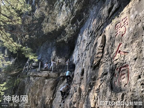 走进神农架 神秘的北纬31度线　野人、金丝猴成旅游卖点-4.jpg