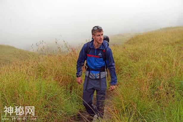 28岁英国小伙，徒步长江4000公里，成为徒步记录上第一人-2.jpg