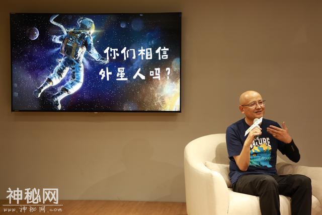 科幻作家赵华上海书展举办疯狂外星人地球见面会-1.jpg