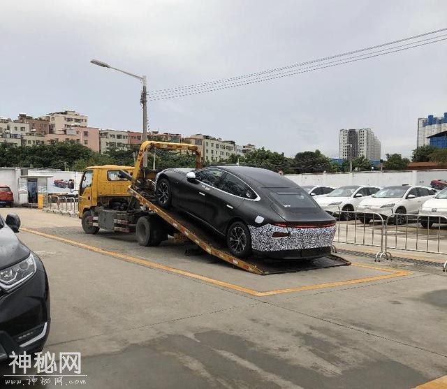 小鹏P7最新道路测试！造型科幻不输特斯拉，续航可达600公里-4.jpg