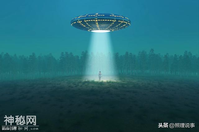 疯了吗？美国人坚信外星人的存在，导致两百万UFO迷准备冲击51区-4.jpg