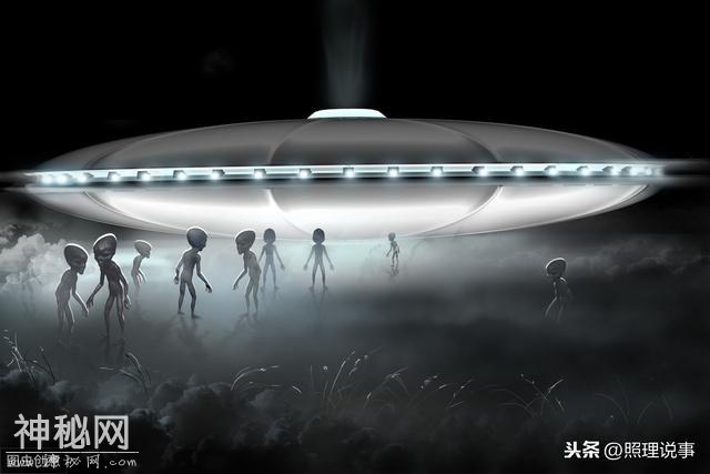 疯了吗？美国人坚信外星人的存在，导致两百万UFO迷准备冲击51区-3.jpg