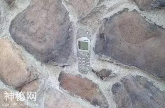 考古学家发掘出“手机化石”已经不是新鲜事了-10.jpg