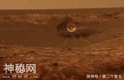 科学家发现：火星上曾经有一架巨型飞碟软着陆，证据太明显-2.jpg