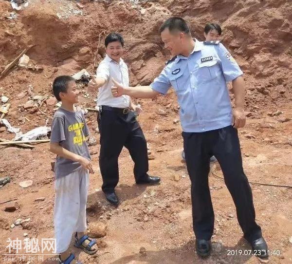 河源小学生发现恐龙蛋引亿万人围观！网友：中国地质大学欢迎你-13.jpg