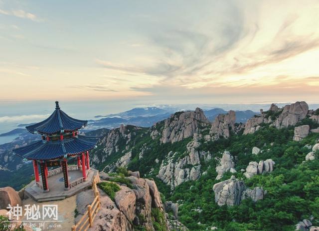 中国临海第一高山，同时也是著名的道教圣地，黄海之滨山东崂山-1.jpg