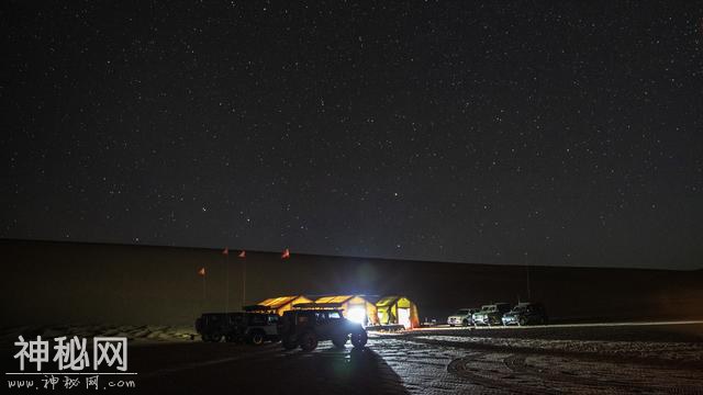 进入罗布泊，观看月球车试验场、哈拉诺尔湖、营地欣赏璀璨星空-26.jpg