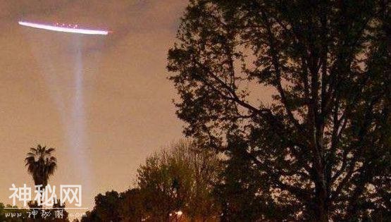 杭州女子拍夕阳拍到不明飞行物！爸爸兴奋大喊：UFO！时隔9年，来了-4.jpg