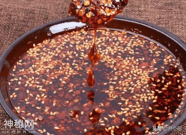 川菜的灵魂红油辣子，50年经验的传统老师傅，分享炼制红油的绝技-7.jpg