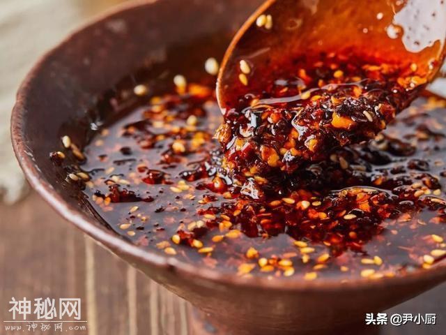 川菜的灵魂红油辣子，50年经验的传统老师傅，分享炼制红油的绝技-15.jpg