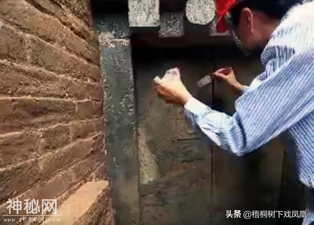 河南考古发现民坟反盗墓新奇方式，方法很简单，但想打开墓门很难-5.jpg