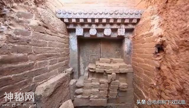 河南考古发现民坟反盗墓新奇方式，方法很简单，但想打开墓门很难-19.jpg