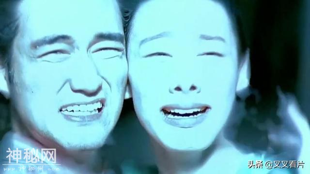 香港经典鬼片：几个年轻人寻求刺激，研究见鬼方法，结果出事了-40.jpg