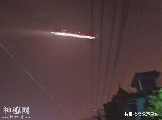 萧山机场UFO视频：五彩光芒扫描大地的战舰形状UFO是真是假？-6.jpg