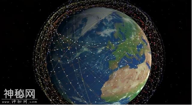 外星人抵达地球？美国天空出现大量UFO，当地居民陷入恐慌当中-2.jpg